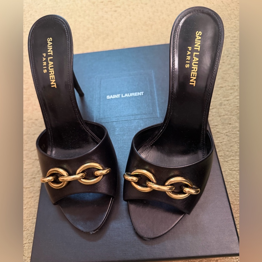 Saint Laurent Le Mallion 95mm Black Leather Chain-Embellished High-Heel Mules - Picture 3 of 7